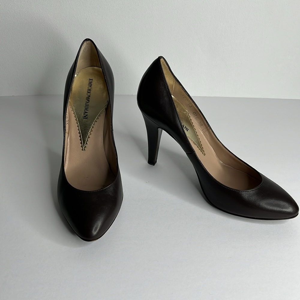 EMPORIO ARMANI Chocolate Leather Heels Sz‎ 38